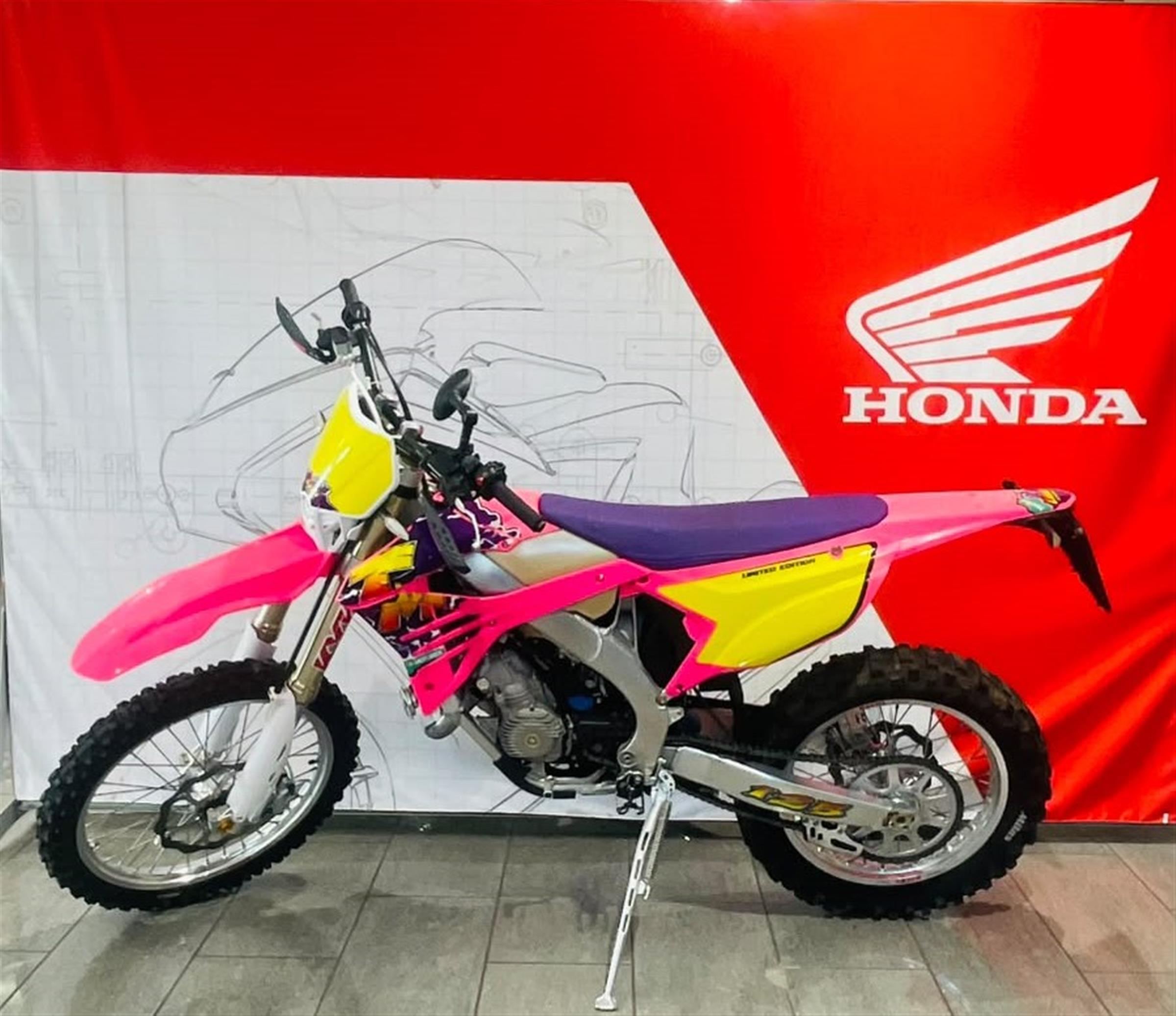 EN 125 LIMITED EDITION